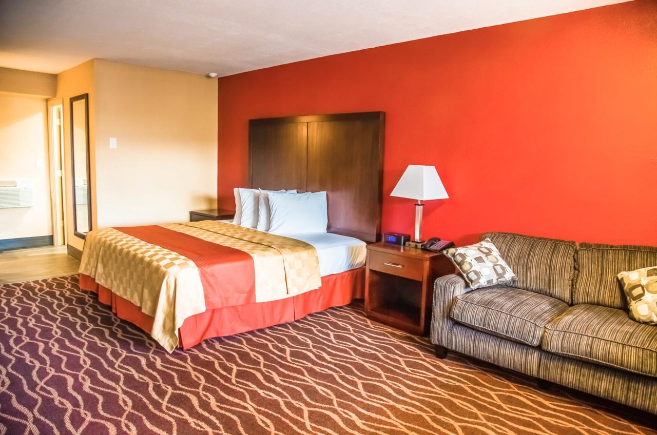 Rosewood Inn & Suites Роузберг Экстерьер фото