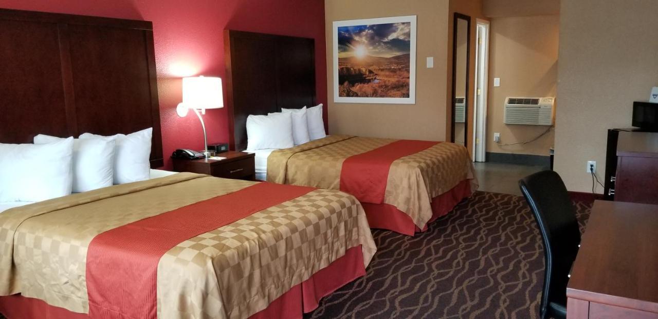 Rosewood Inn & Suites Роузберг Экстерьер фото