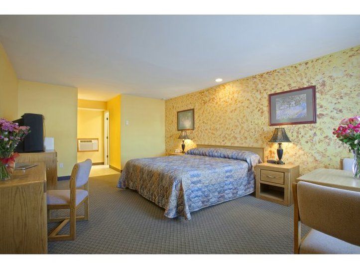 Rosewood Inn & Suites Роузберг Экстерьер фото