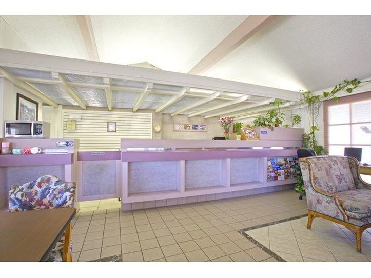 Rosewood Inn & Suites Роузберг Экстерьер фото